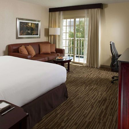 Doubletree By Hilton Raleigh Durham Airport At Research Triangle Park Hotell Eksteriør bilde