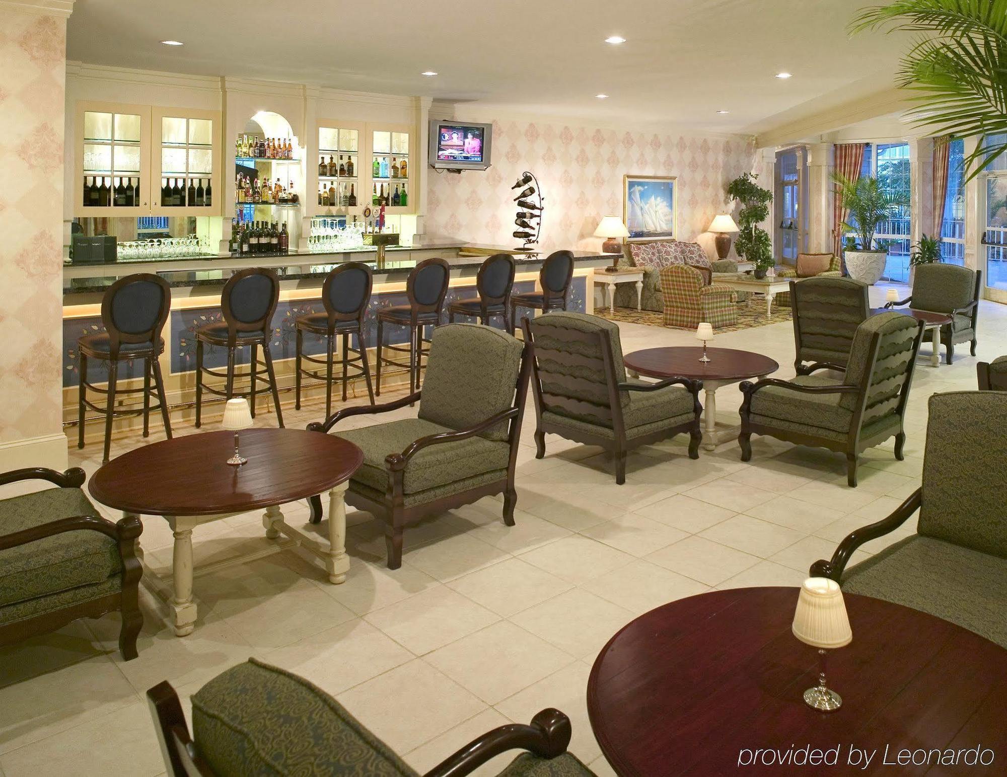 Doubletree By Hilton Raleigh Durham Airport At Research Triangle Park Hotell Restaurant bilde